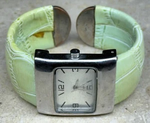 Women’s Quartz Wristwatch Cuff Band Green Silver Tone Retro Watch Stainless READ - Picture 1 of 9