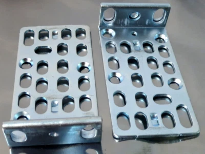 Cisco 700-08209-01 Rack mount Ear Brackets Pair - Image 1 of 3