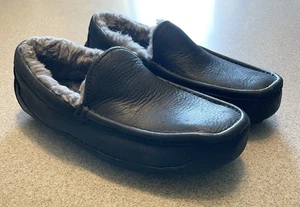 Zapatillas UGG Ascot de cuero mate de piel negra para hombre talla 8 -NUEVAS SIN CAJA, para mujer talla 9,5" - Imagen 1 de 6