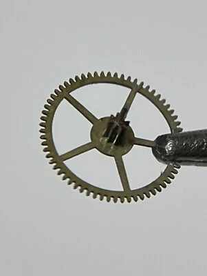 Universal Geneve 332 Movement For Spare Parts Piece: 210 Third Wheel - Image 1 of 3