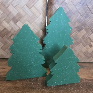 Weihnachtsbäume 3er Set Holz grün Weihnachtsdeko bemalt 7x5,5, 6x4,5, 4x4 - Bild 1 von 6