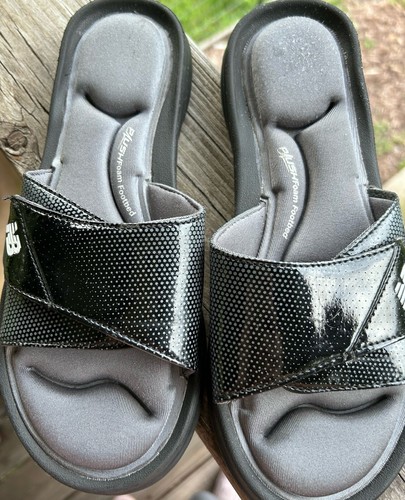 New Balance nero e grigio scivolo sandali donna taglia 7 plantare in schiuma peluche W3052BK