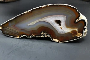Brazilian agate specimen fluorescent - Picture 1 of 2