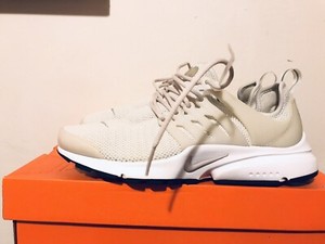 beige nike presto