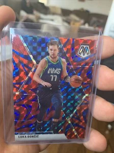 Luka Doncic Mosaic Red Reactive Prizm No. 44 - Bild 1 von 6