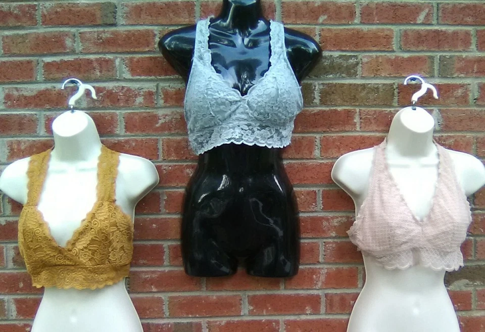 Bralette Yahada Gold Razorback de 3 piezas de encaje floral, tostado Aerie y 1 gris sin marca M/L Foto 1 de 4