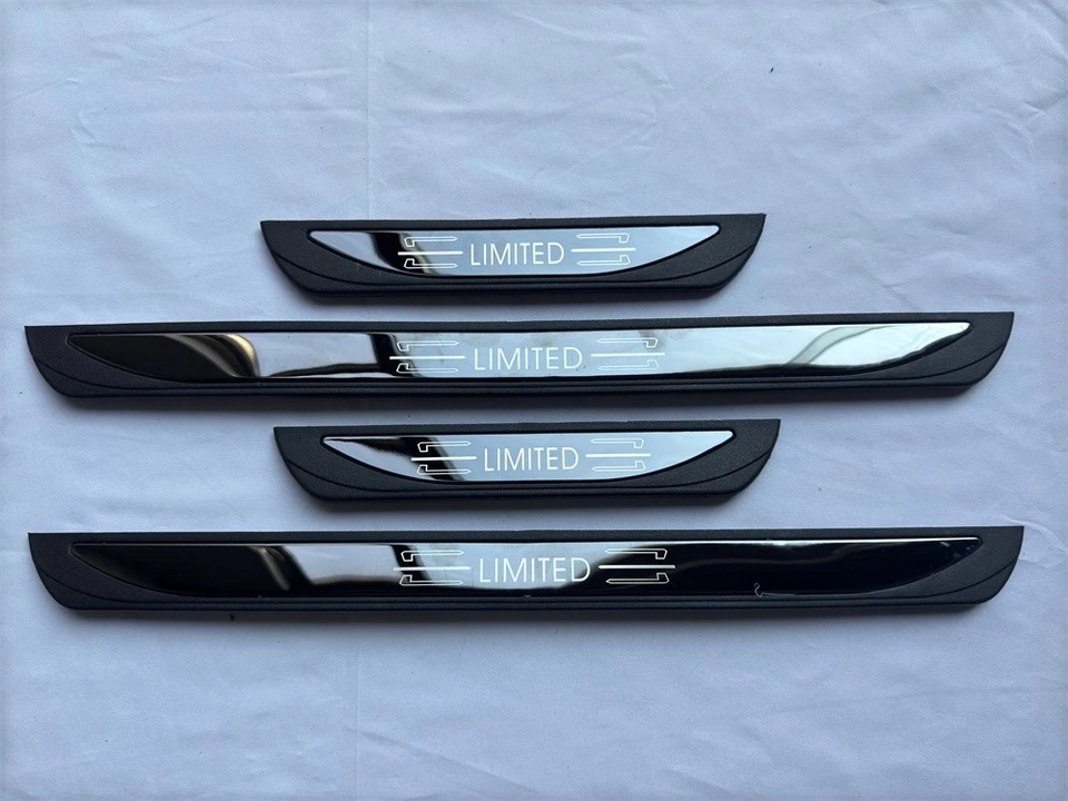 Protector de placa de desgaste de umbral de puerta de coche deportivo de acero X4 para Subaru Crosstrek Limited Foto 1 de 4