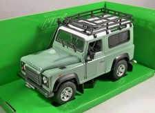 LAND ROVER DEFENDER in Green 1/24 scale model by WELLY