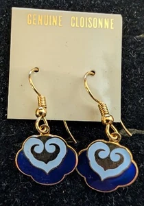 Vintage Enameled Cloisonné Blue & Lt. Blue Hook Earrings Pierce Gold Tone Sz.5/8 - Picture 1 of 2