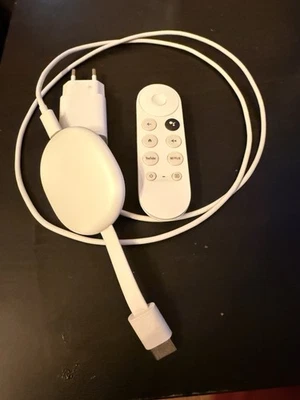 Google Chromecast HD mit Google TV und Fernbedienung Weiß 2022 - Bild 1 von 2