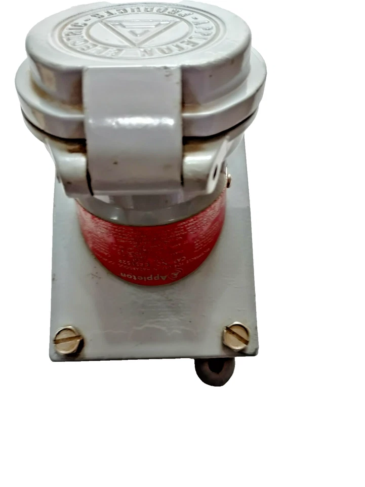*NEW NO BOX* Appleton Receptacle CPS152R Hazardous Location WITH JUNCTION BOX - Image 1 of 4