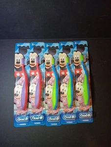 5 Oral-B Kinder Disney Mickey und Minnie Zahnbürste für 2+ Jahre - Bild 1 von 6