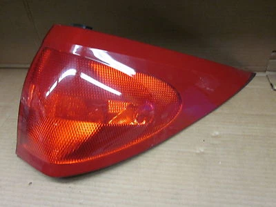 BUICK RENDEZVOUS 02-03 2002-2003 LUZ TRASERA PASAJERO DERECHO OE Foto 1 de 2