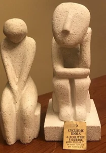 2 figuras neolíticas ídolo cicládico esculturas Grecia sentada mujer pensante hombre - Imagen 1 de 12