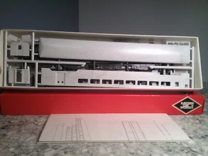 EASTERN CAR WORKS INC HO STAINLESS STEEL BAGGAGE-LOUNGE UNDECORATED KIT NEW IN B - Picture 1 of 2
