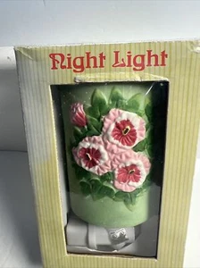 VTG Floral Green Night Light Wall Plug-In Glass Art Chesapeake Bay NIB - Picture 1 of 5