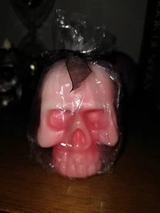 NEW - Set of 2 Skull Shaped Bleeding Candles Halloween Spooky Time - Picture 1 of 3