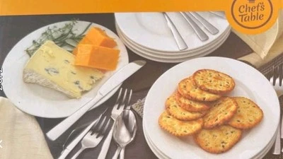 Oneida Chef's Table Round Appetizer Plate White Porcelain 6" NEW Set/8 In Box - Image 1 of 3