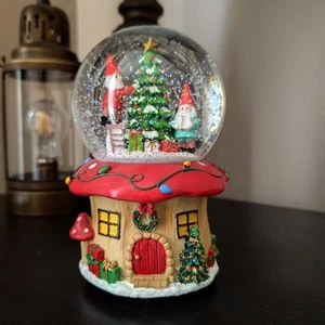 Christmas Snow Globe – Festive Gnome Themed Decoration (10.5 x 10.5 x 16 cm) - Picture 1 of 10