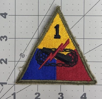 Off Uniform WW 2 1st Armored Division Patch Inv# K7886 - Image 1 of 2