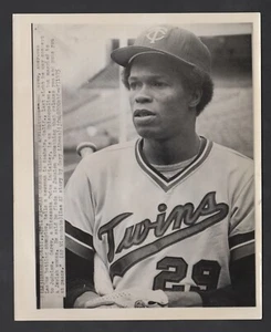 1975 Press Photo, Rod Crew Minnesota Twins, "May Change Religious Affiliation" - Picture 1 of 3