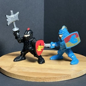 Lot of 2 Vintage 1994 Fisher Price Great Adventures Knights - Picture 1 of 7