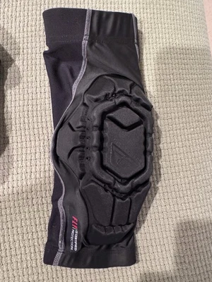 Fly Racing Barricade Lite Mountain Bike Knee Guards/Pads Size medium  MTB BMX - Image 1 of 4