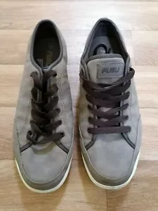 Herrensneaker Fubu Schuhe Gr. 44 Freizeitschuh Turnschuhe Laufschuhe Braun - Bild 1 von 4