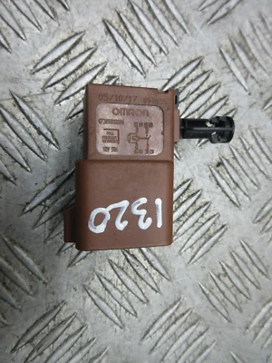 2018 PEUGEOT 3008 GT LINE 1.6 DIESEL ENGINE COOLING FAN 4 PIN RELAY 17325003001 - Image 1 of 4