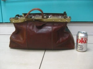 VINTAGE LEATHER GLADSTONE BAG antique brown doctor Dr theatre cosplay set design - Picture 1 of 20
