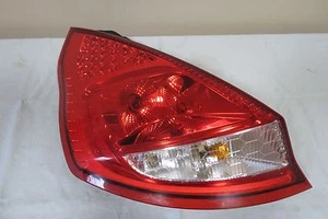 11 12 13 14 Ford Fiesta VAGÓN Hatchback 5 puertas Luz Trasera Lámpara Lado del Conductor Izquierdo Fabricante de Equipo Original - Imagen 1 de 7