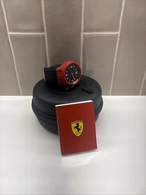 RARO Reloj Hombre Banda Negra Scuderia Ferrari Pit Crew #830278 Caja Incluida Como Nuevo Foto 1 de 4