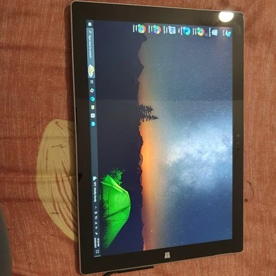Surface Pro 3 I5-4300U 2.50GHz, 8GB RAM, 256GB SSD - Image 1 of 4