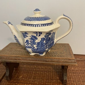 Vintage Sadler England Blue Willow Teapot Hexagon shaped 6" tall - Picture 1 of 11