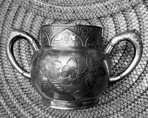 ANTIQUE HARTFORD SILVER PLATE CO. QUAD. PLATE FLORAL SUGAR BOWL HALLMARK: 1411 M - Picture 1 of 11