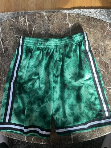Mens NBA Boston Celtics Mitchell &Ness Galaxy Swingman Shorts 1985-86 Size Large Cover