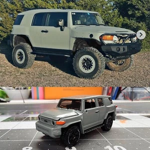 1/64 Custom Johnny Lightning Toyota FJ Cruiser Lunar Rock - Picture 1 of 7