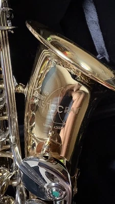 Saxofón alto Selmer Aristocrat AS600 lacado en oro alto F# llave latón 66AS Foto 1 de 4