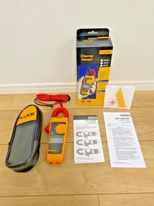 Fluke 302 + Handheld Digital Clamp Meter Tester AC / DC Volt Amp Multimeter NEW - Picture 1 of 7