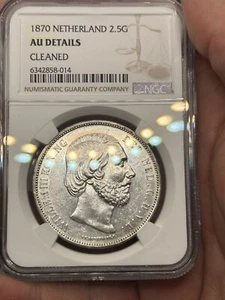 Moneda Mundial 1870 2,5 Países Bajos GULDEN NGC AU ¡Detalles! Looks UNC bonito atractivo visual - Imagen 1 de 9
