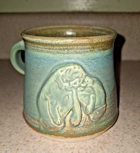 Studio Kunst Keramik Becher Seekuh blau-grün - signiert - Bild 1 von 4