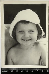 Old photo Cute Children, Girl, nice smile - Bild 1 von 3