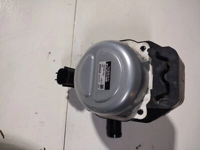 Bomba de agua Nissan Leaf Foto 1 de 3