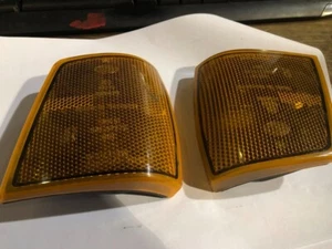 RH Turn Signal Corner Light Lamp Lens 80-84 VW Jetta Mk1 . Genuine . 161 945 120 - Picture 1 of 9