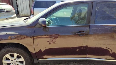 11 TOYOTA HIGHLANDER Front Door Left Drivers Side - Image 1 of 3
