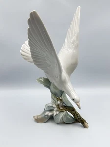 Lladro Turtle Dove Porcelain Sculpture. 1968-1998, #4550 - Picture 1 of 7