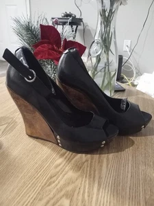 Sandalias de cuña discoteca plataforma madera Aldo punta abierta talla 37 tachonadas 7 EE. UU. - Imagen 1 de 6