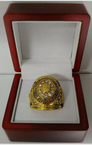 Chicago Blackhawks - 1961 Stanley Cup Ring With Wooden Display Box Cover