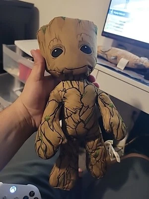 Brinquedo de pelúcia animal Marvel Guardians of the Galaxy Baby Groot 15" - Imagem 1 de 3