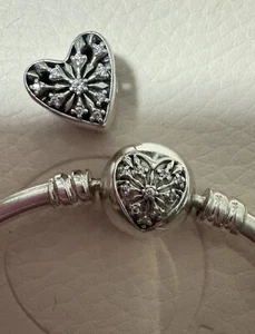Pandora Moments ‘You Melt My Heart’ LE Bangle Bracelet 7.1 inch & Matching Charm - Picture 1 of 9